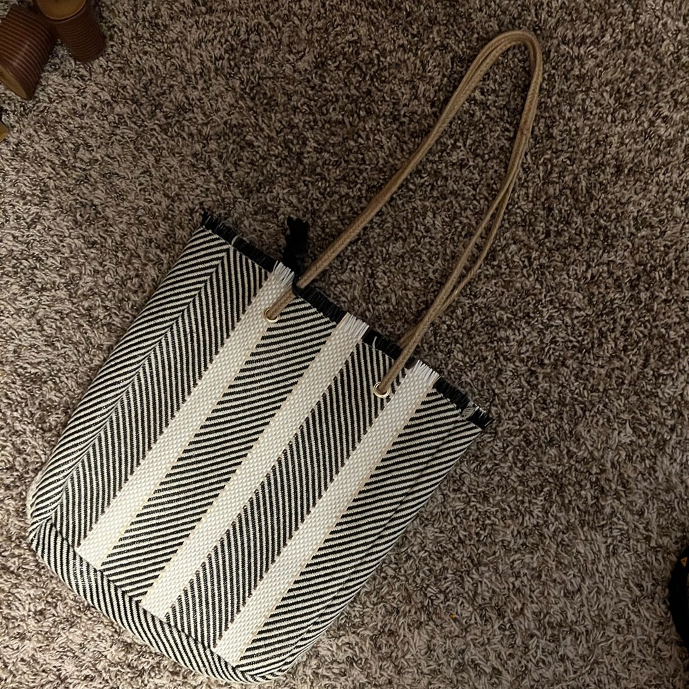 Cute summer bag.